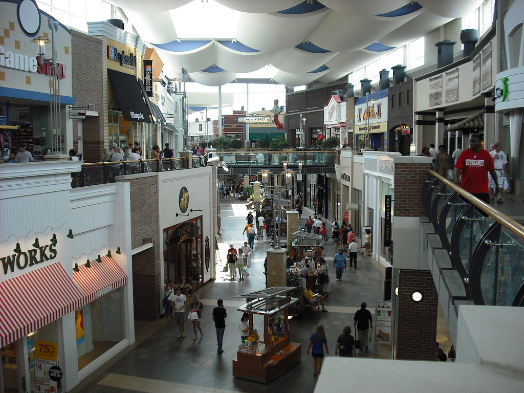 Southpoint mall food court