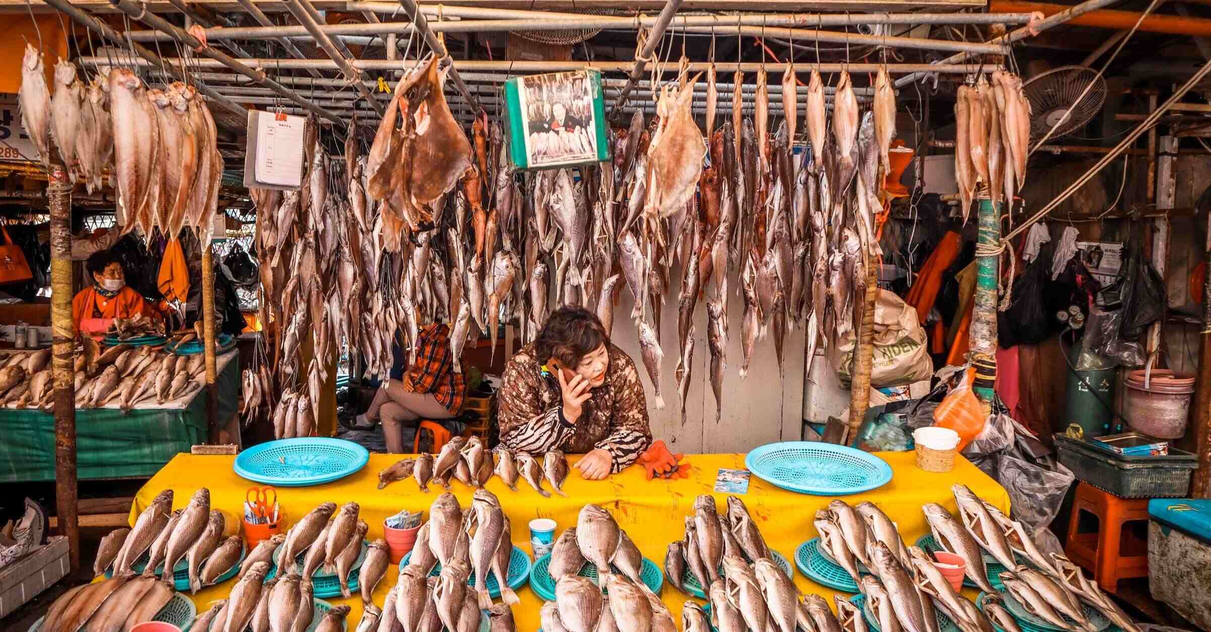 Purer food fish market