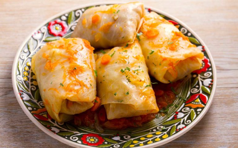Albanian foods tave mishi platter